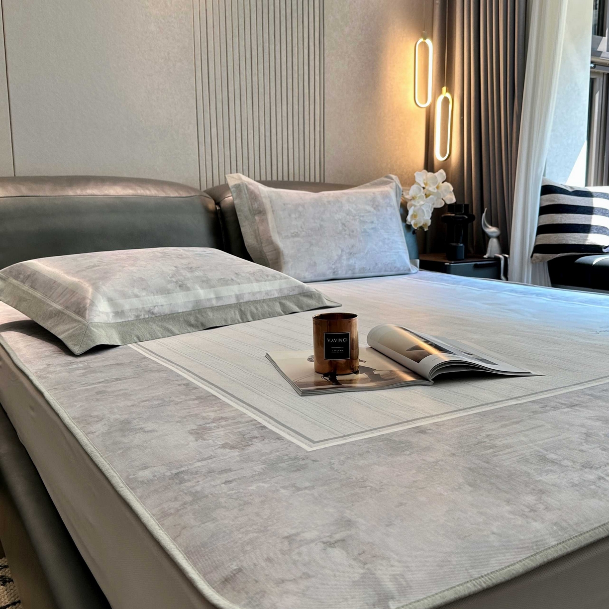 91家纺网 家纺一手货源 找家纺 JUICY 橘滋家纺 2025新款夏日高端轻奢数码冰丝奢简高级凉席床笠 巴黎暮色