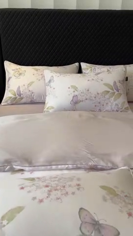 91家纺网 家纺一手货源 找家纺 洺兰家居 2025春夏新款100支莱赛尔天丝贡缎数码印花麻绳款四件套高端礼盒 蝶恋花紫