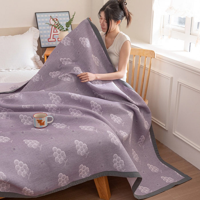 91家纺网 家纺一手货源 找家纺 2025新款A类纯棉针织三层纱提花多功能毯 紫色-葡萄