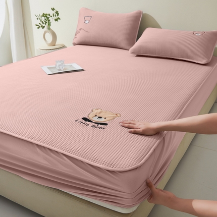 91家纺网 家纺一手货源 找家纺 （总）爱思凯家纺 2025新款【瑞宝熊】PE凉感床笠款冰豆豆软席凉席席子-场景一