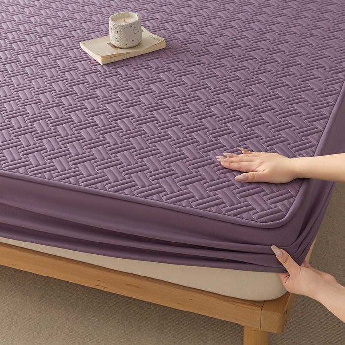 91家纺网 家纺一手货源 找家纺 欧邦 2025新款四季款纯色水洗棉夹棉床笠床垫保护罩-场景一 条格-魅紫