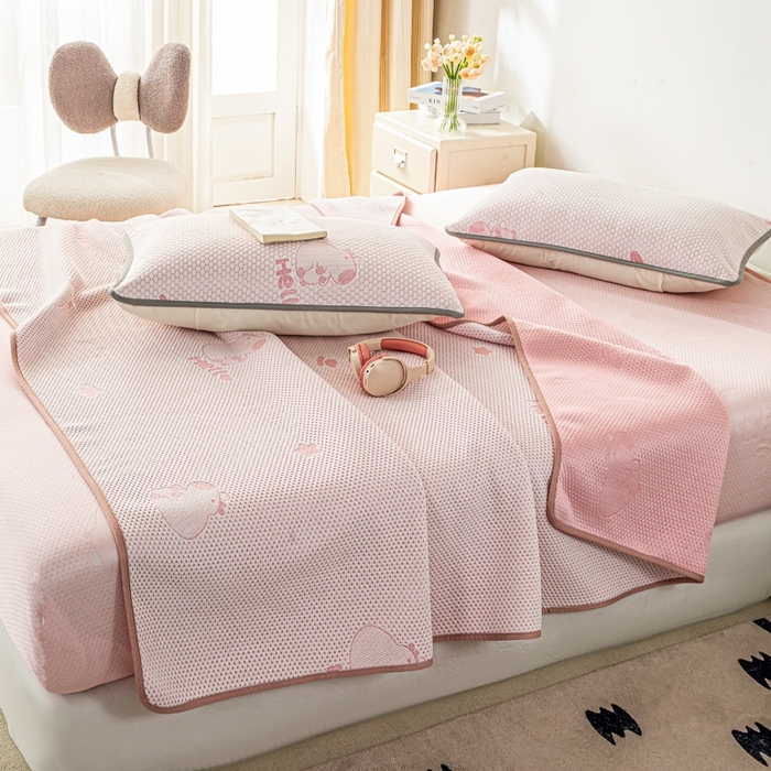 91家纺网 家纺一手货源 找家纺 梦初语 2025新款A类华夫格冰豆豆夏被子针织提花凉感夏凉被单双人空调被可机水洗 卡皮巴拉熊-粉