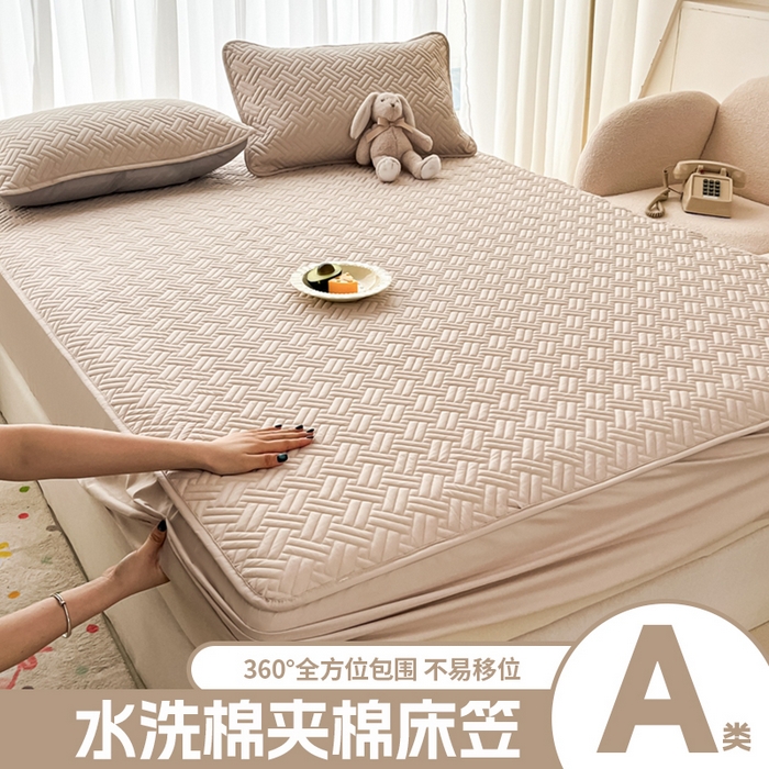91家纺网 家纺一手货源 找家纺 欧邦 2025新款四季款纯色水洗棉夹棉床笠床垫保护罩-场景二 条格-卡其