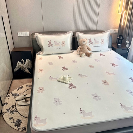 91家纺网 家纺一手货源 找家纺 （总）JUICY 橘滋家纺 2025新款夏日高端轻奢简约数码卡通冰丝席高级凉席床笠