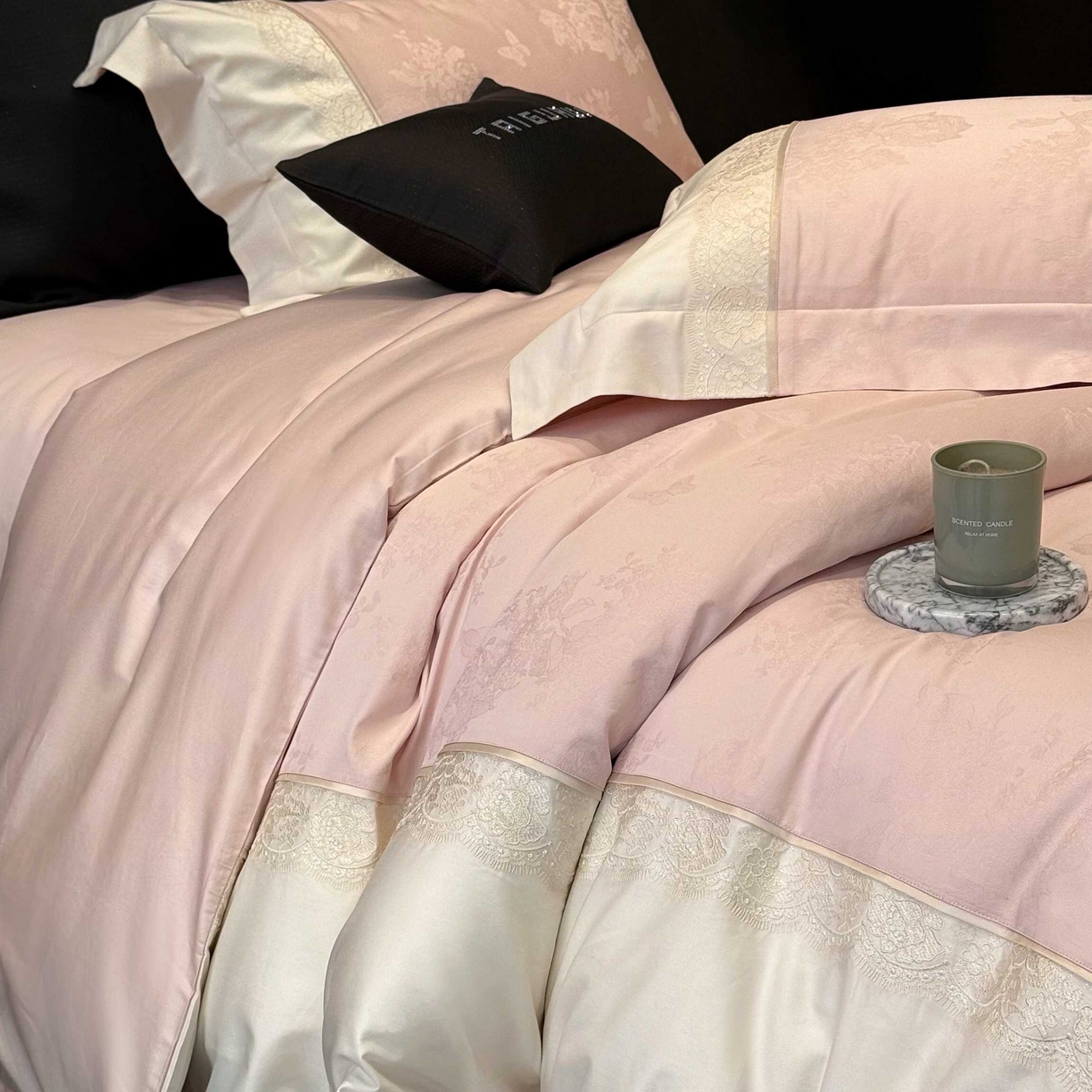 91家纺网 家纺一手货源 找家纺 （总）太古汇家居 2025新款全棉提花绣花“伊莎贝拉”系列四件套