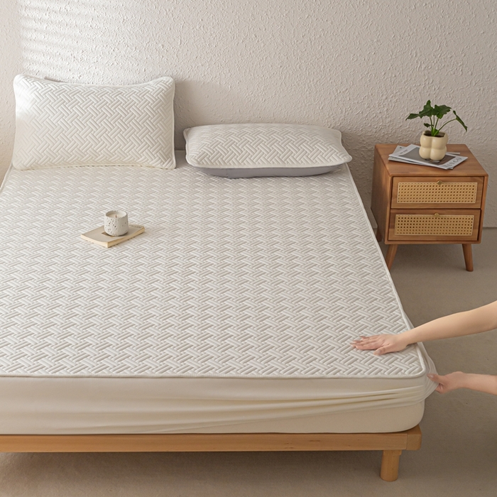 91家纺网 家纺一手货源 找家纺 欧邦 2025新款四季款纯色水洗棉夹棉床笠床垫保护罩-场景一 条格-本白