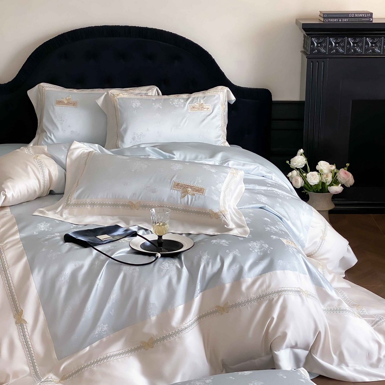 91家纺网 家纺一手货源 找家纺 太古汇家居 2025新款兰精天丝高精密提花-绣花“花间蝶影”系列  花间蝶影-蓝色