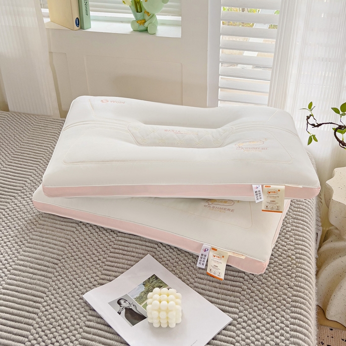 91家纺网 家纺一手货源 找家纺 （总）幸运草 2025新款刺绣羊绒蛋白枕头 成人家用性价比高的枕芯