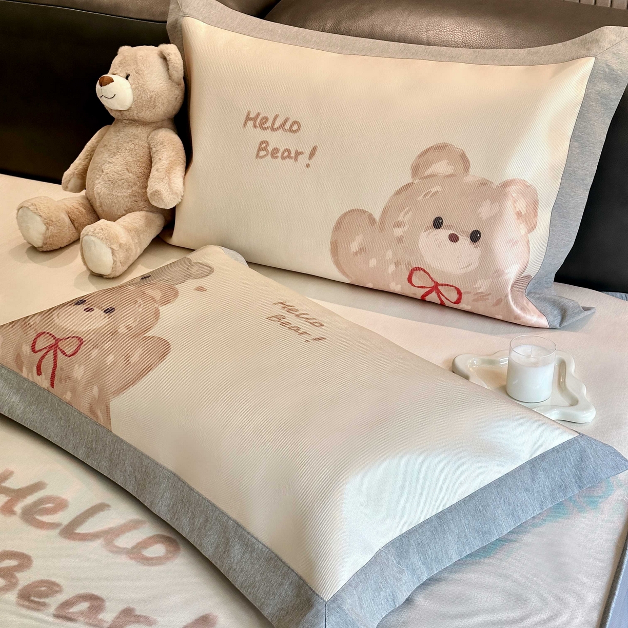 91家纺网 家纺一手货源 找家纺 JUICY 橘滋家纺 2025新款夏日高端轻奢数码冰丝奢简高级凉席床笠 大眼熊仔