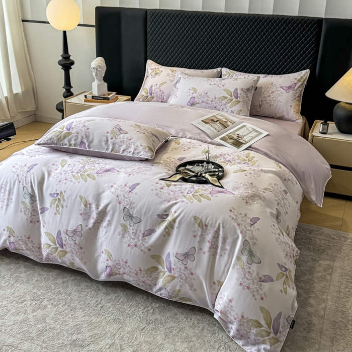 91家纺网 家纺一手货源 找家纺 芊寻家居 2025春夏新款50支莱赛尔天丝贡缎数码印花麻绳款四件套高端礼盒 蝶恋花紫