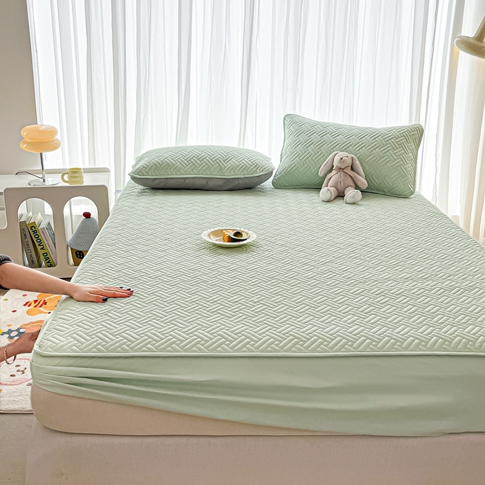 91家纺网 家纺一手货源 找家纺 （总）欧邦 2025新款四季款纯色水洗棉夹棉床笠床垫保护罩-场景二