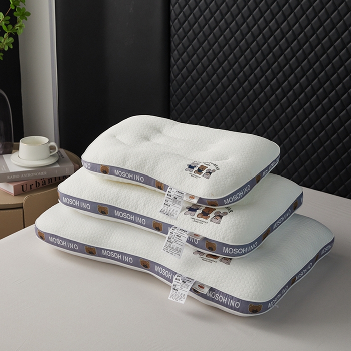 91家纺网 家纺一手货源 找家纺 （总）幸运草 2025新款三只小熊针织分区护颈枕 亲子舒睡枕头芯