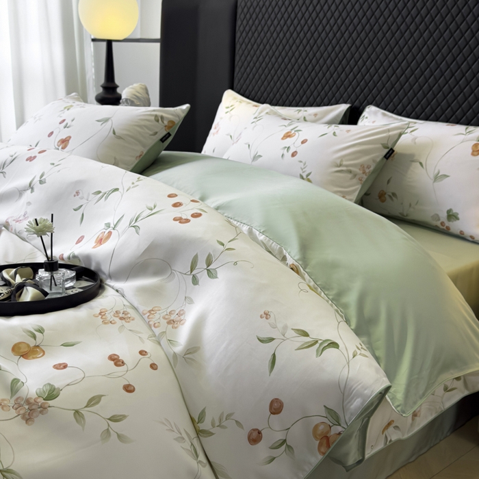 91家纺网 家纺一手货源 找家纺 芊寻家居 2025春夏新款50支莱赛尔天丝贡缎数码印花麻绳款四件套高端礼盒 果蔓白