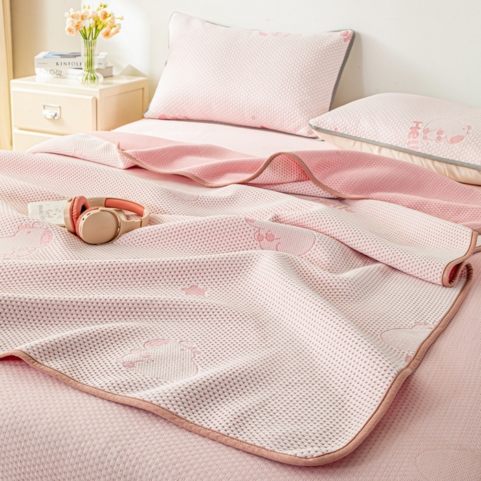 91家纺网 家纺一手货源 找家纺 梦初语 2025新款A类华夫格冰豆豆夏被子针织提花凉感夏凉被单双人空调被可机水洗 卡皮巴拉熊-粉