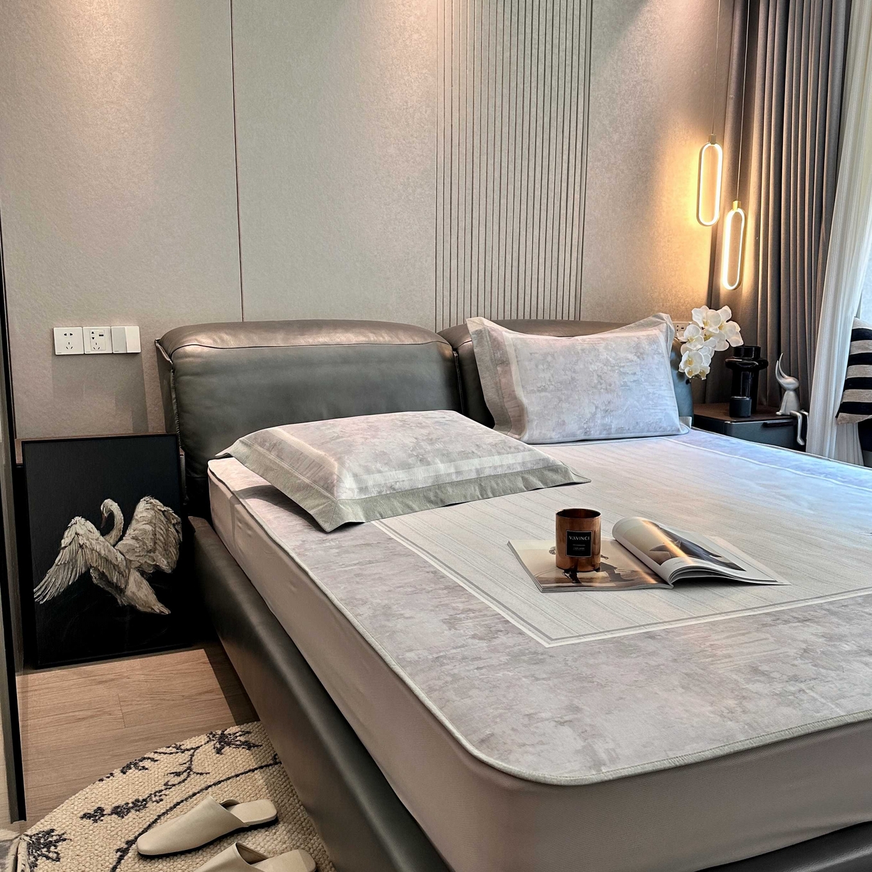 91家纺网 家纺一手货源 找家纺 JUICY 橘滋家纺 2025新款夏日高端轻奢数码冰丝奢简高级凉席床笠 巴黎暮色