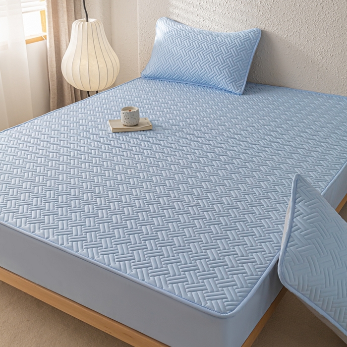 91家纺网 家纺一手货源 找家纺 欧邦 2025新款四季款纯色水洗棉夹棉床笠床垫保护罩-场景一 条格-天蓝