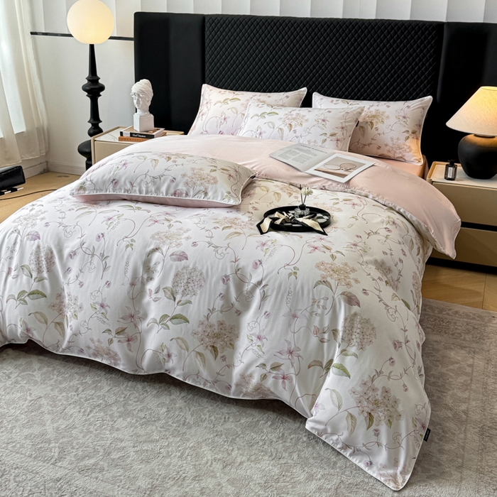 91家纺网 家纺一手货源 找家纺 洺兰家居 2025春夏新款100支莱赛尔天丝贡缎数码印花麻绳款四件套高端礼盒 绣球花语粉