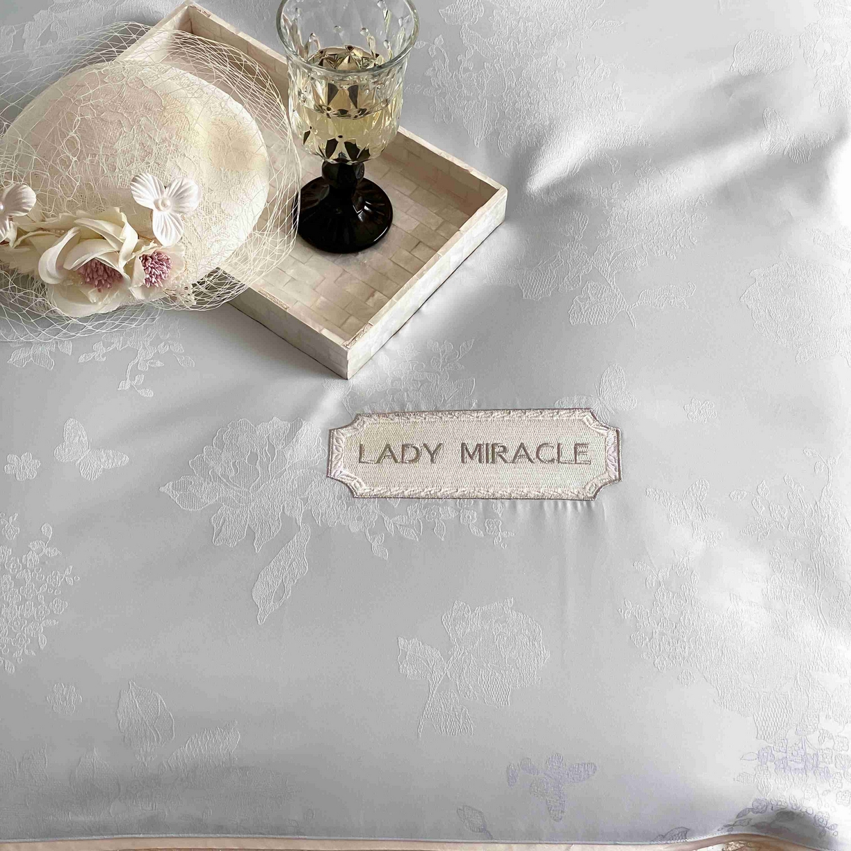 91家纺网 家纺一手货源 找家纺 2025新款高支数提花绣花四件套-“伊莎贝尔”系列 伊莎贝尔-天空蓝