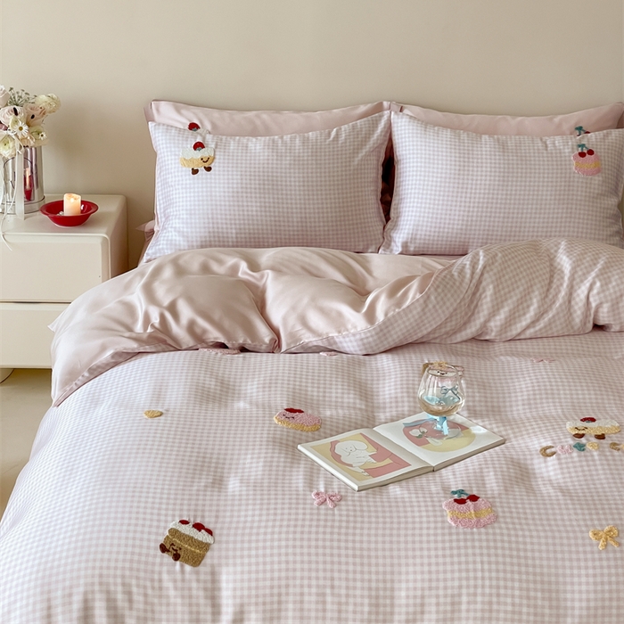 91家纺网 家纺一手货源 找家纺 2025新款60S兰精天丝卡通毛巾绣四件套-暗合款 天丝可颂