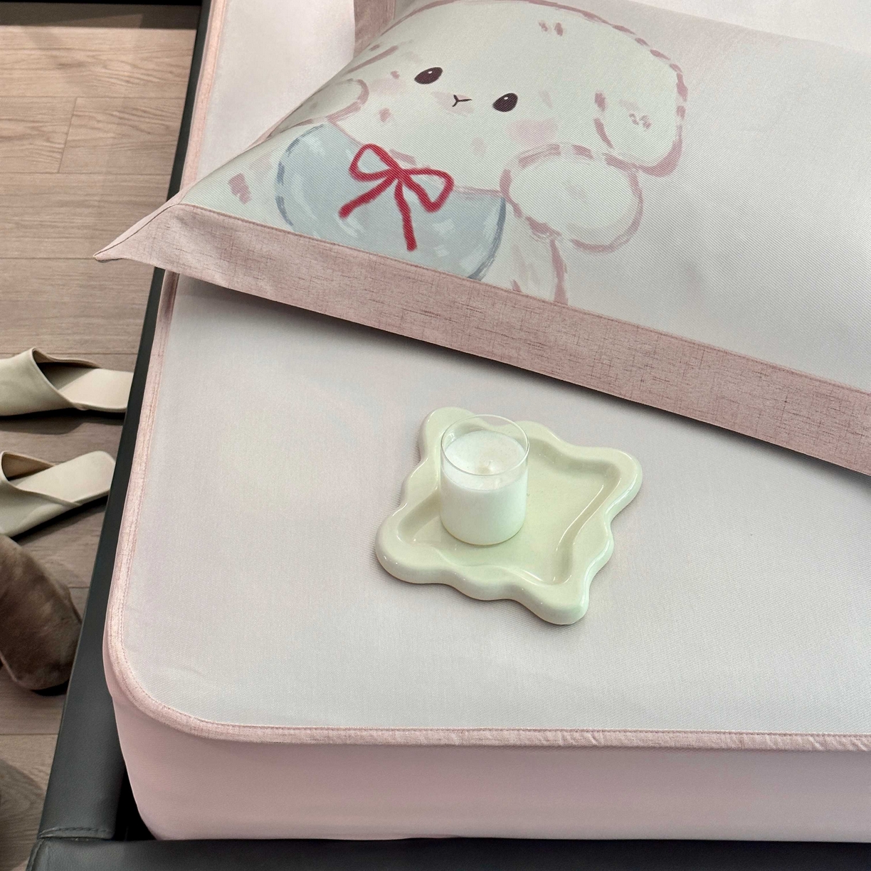 91家纺网 家纺一手货源 找家纺 JUICY 橘滋家纺 2025新款夏日高端轻奢数码冰丝奢简高级凉席床笠 叠叠乐园