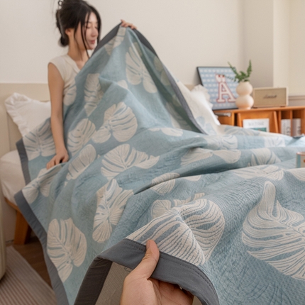 2025新款A类纯棉针织三层纱提花多功能毯 蓝色-知春