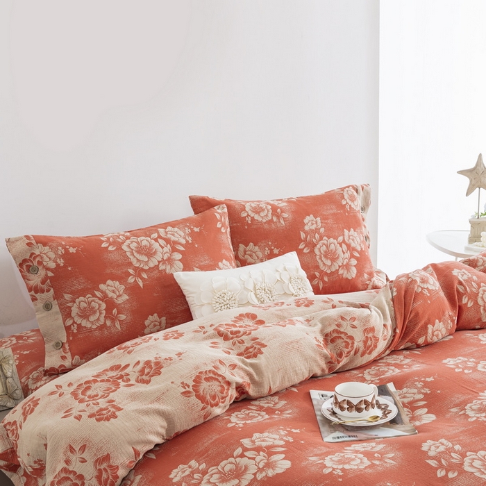 91家纺网 家纺一手货源 找家纺 鲁爱家纺供货 2025新款全棉色织双层纱纽扣款四件套 云纱-桔红