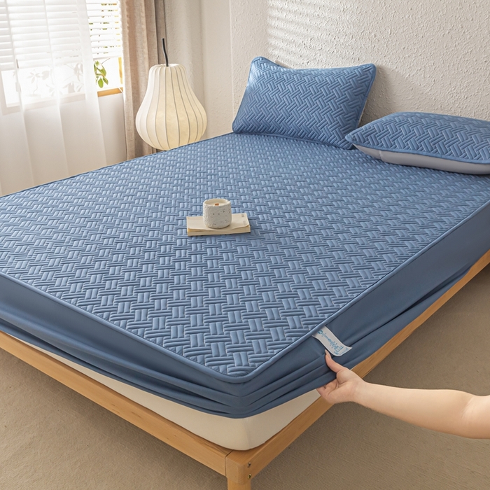 91家纺网 家纺一手货源 找家纺 欧邦 2025新款四季款纯色水洗棉夹棉床笠床垫保护罩-场景一 条格-宝蓝