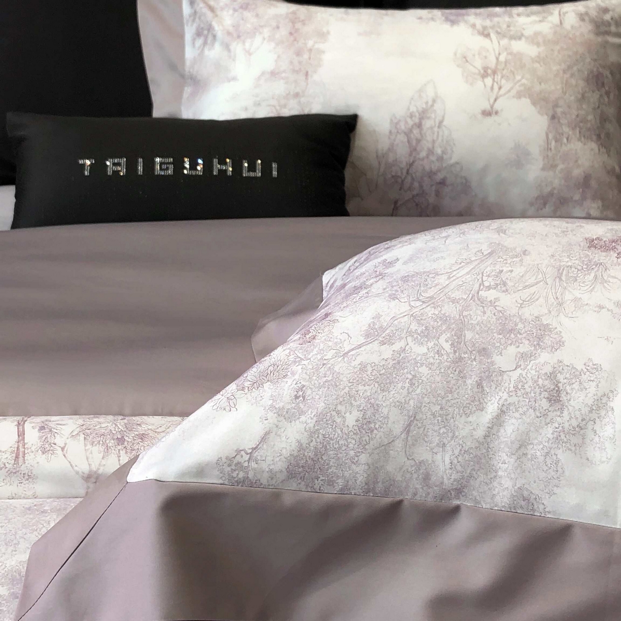 91家纺网 家纺一手货源 找家纺 2025年高支高密长绒棉专版活性数码印花系列四件套【券后控价——券后不低于378】 丽奥娜-樱落紫