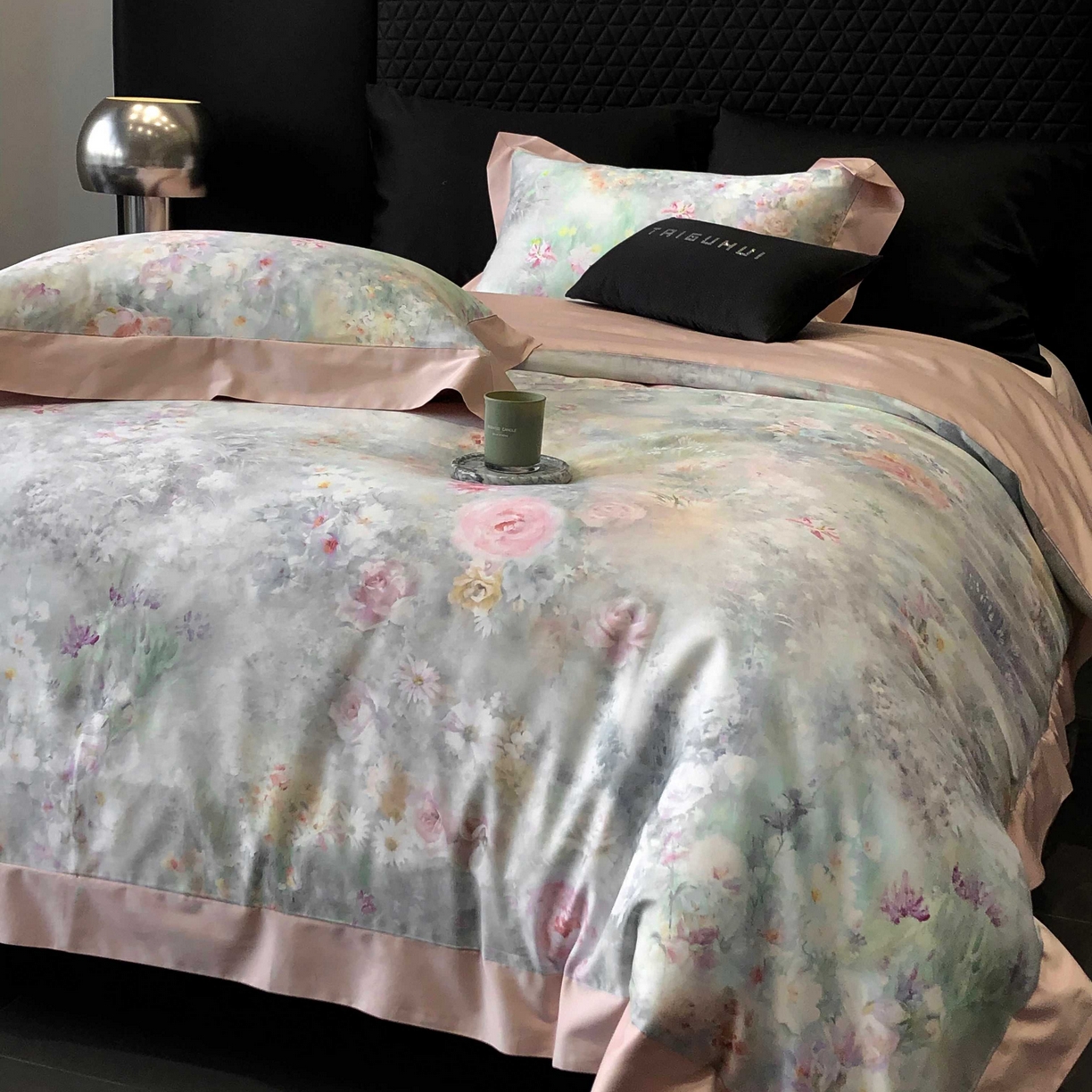 91家纺网 家纺一手货源 找家纺 2025新款高支高密长绒棉专版数码印花双拼系列四件套-卡梅伦【券后不低于378】 棉沐苒-粉