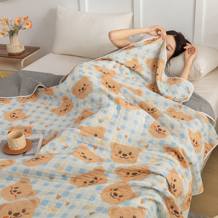 91家纺网 家纺一手货源 找家纺 乐家毛巾被（工厂自产自销） 2025新款A类全棉六层纱印花毛巾被 黄油小熊