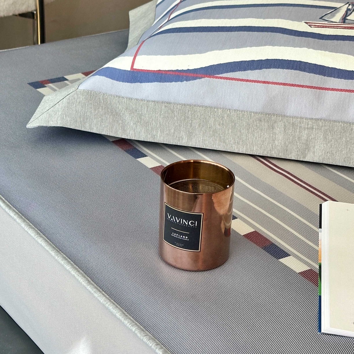 91家纺网 家纺一手货源 找家纺 JUICY 橘滋家纺 2025新款夏日高端轻奢数码冰丝奢简高级凉席床笠 芬兰之梦