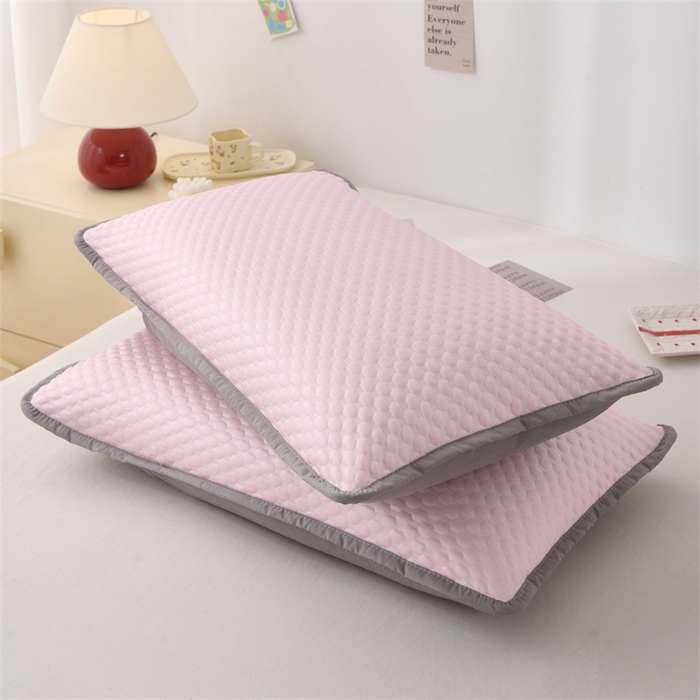 91家纺网 家纺一手货源 找家纺 大熊枕芯 2025新款冰豆豆凉感隔脏枕套 冰豆豆枕套-粉