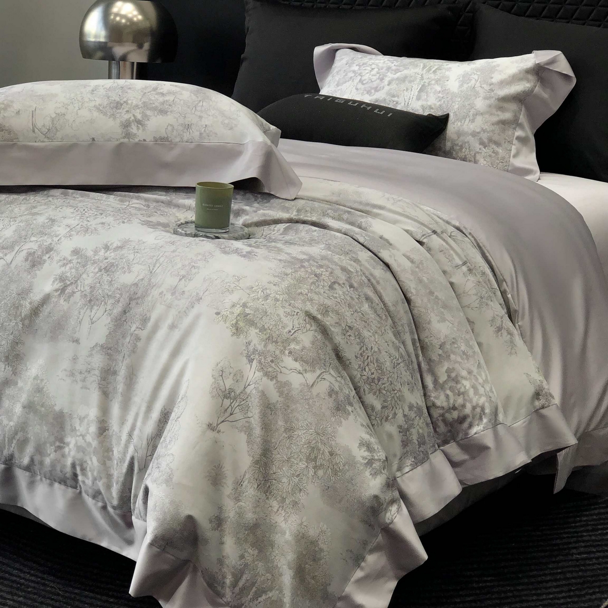 91家纺网 家纺一手货源 找家纺 2025年高支高密长绒棉专版活性数码印花系列四件套【券后控价——券后不低于378】 丽奥娜-杏子灰