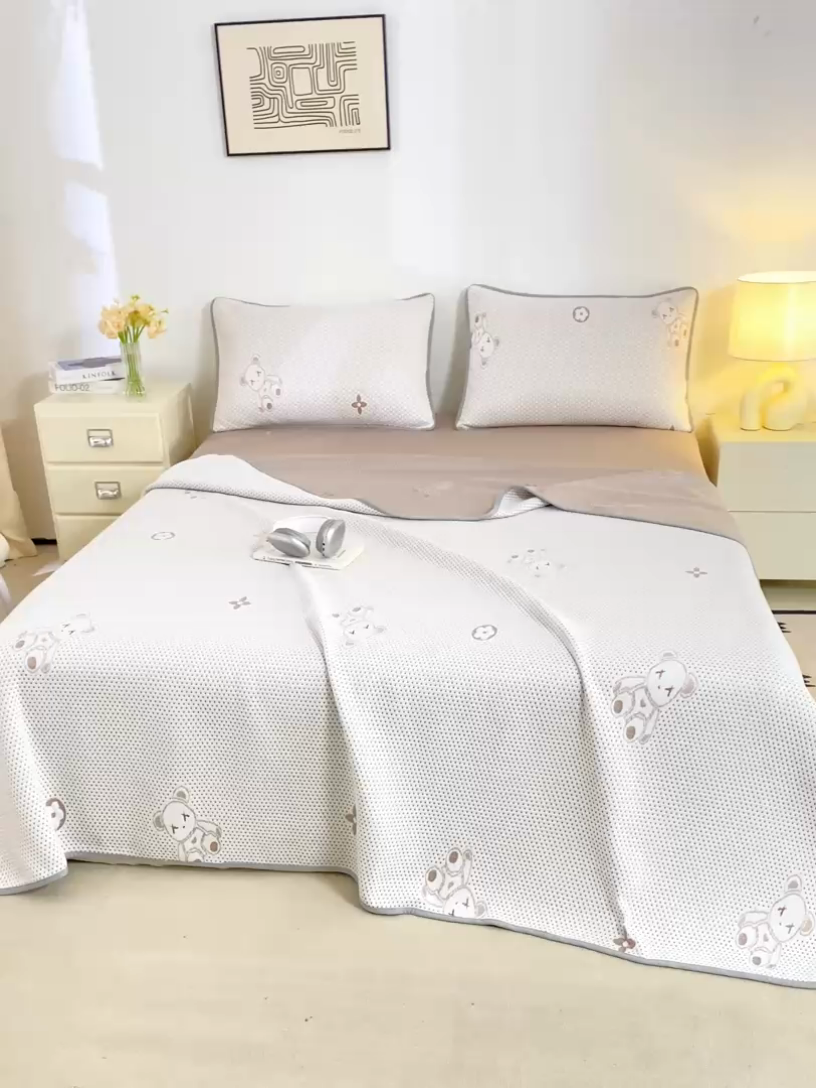 91家纺网 家纺一手货源 找家纺 梦初语 2025新款A类华夫格冰豆豆夏被子针织提花凉感夏凉被单双人空调被可机水洗 轻奢小熊-棕