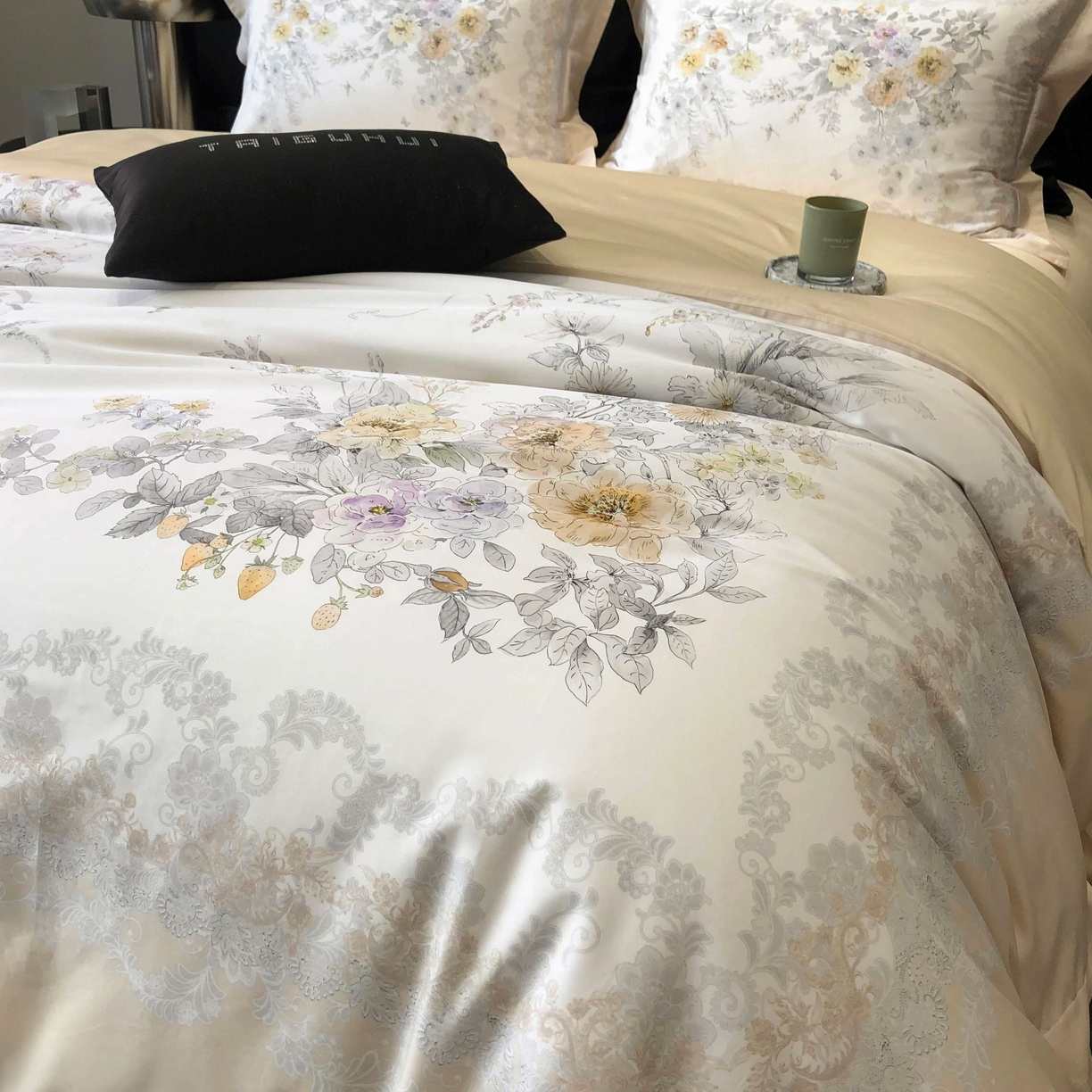 91家纺网 家纺一手货源 找家纺 2025新款高支高密长绒棉大版数码印花双拼系列四件套【券后不低于388】 一路繁花-米黄