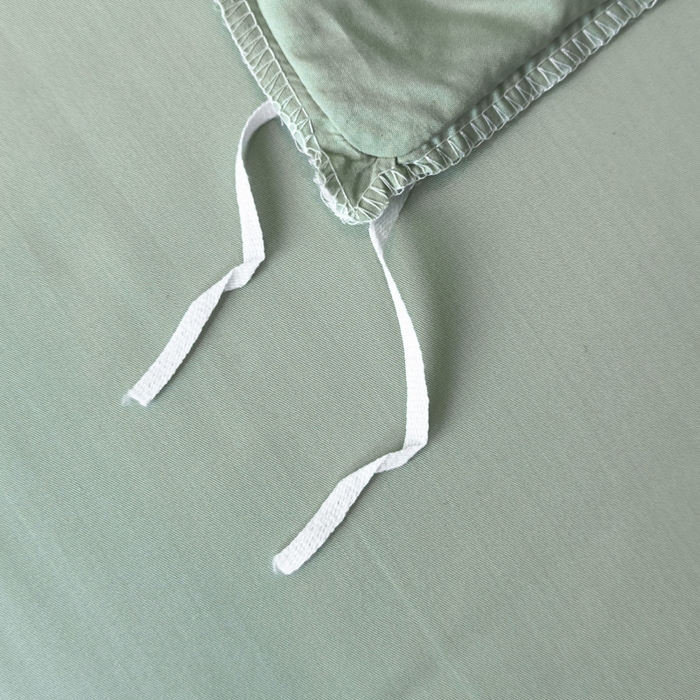 91家纺网 家纺一手货源 找家纺 洺兰家居 2025春夏新款100支莱赛尔天丝贡缎数码印花麻绳款四件套高端礼盒 果蔓白