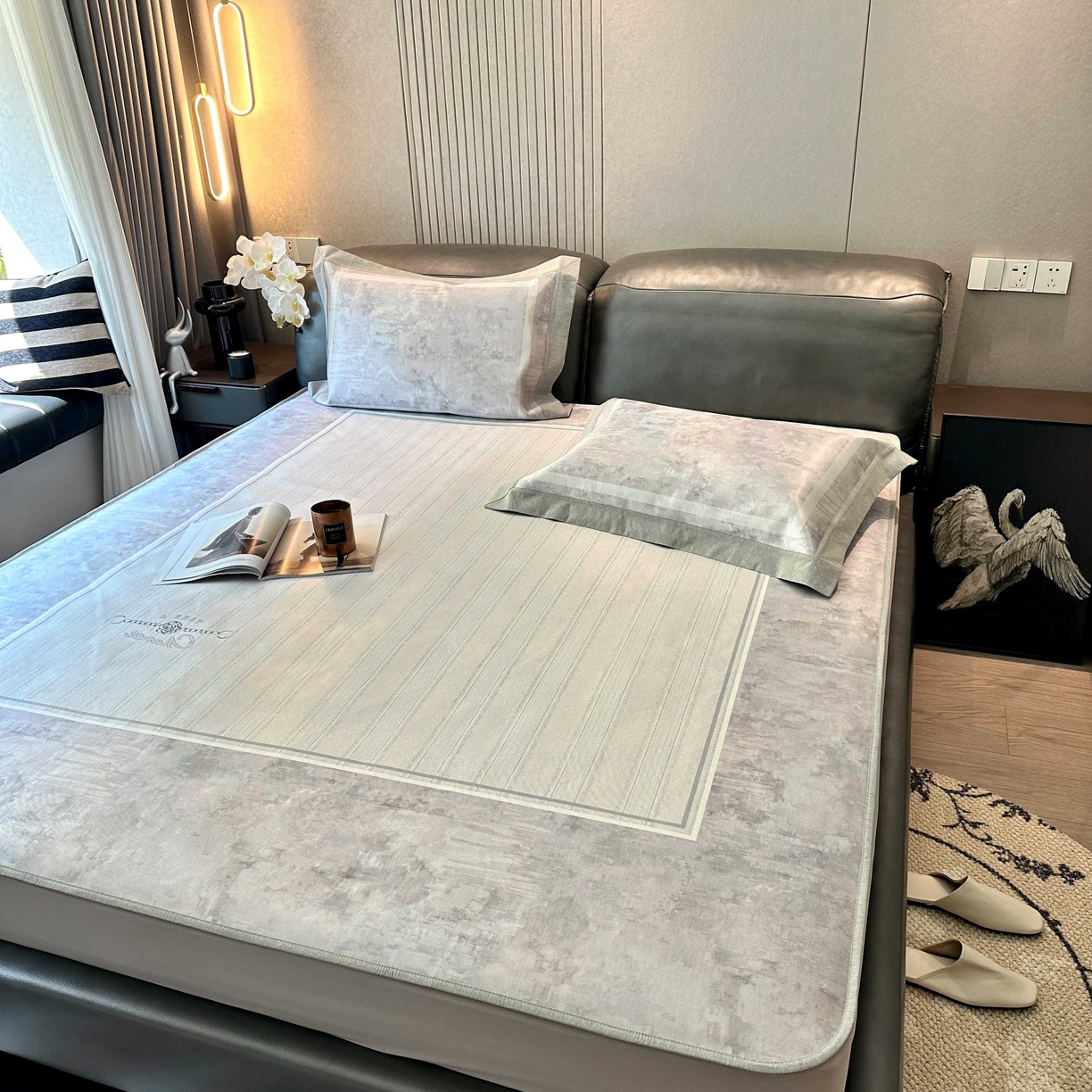 91家纺网 家纺一手货源 找家纺 JUICY 橘滋家纺 2025新款夏日高端轻奢数码冰丝奢简高级凉席床笠 巴黎暮色