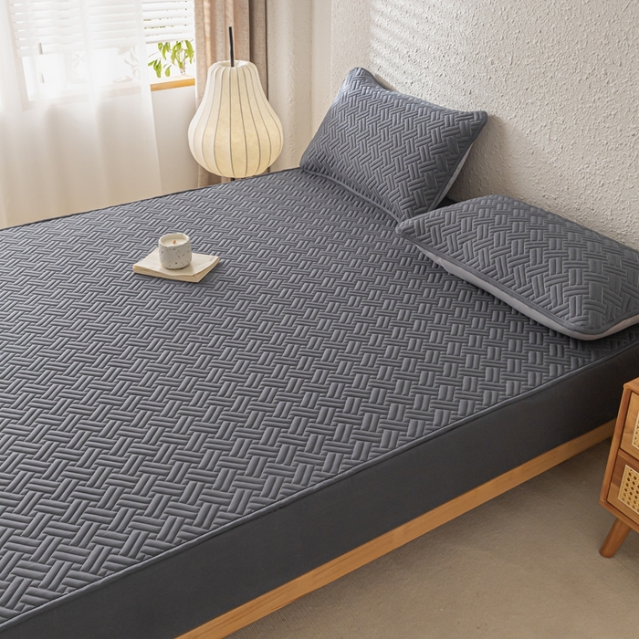 91家纺网 家纺一手货源 找家纺 欧邦 2025新款四季款纯色水洗棉夹棉床笠床垫保护罩-场景一 条格-深灰