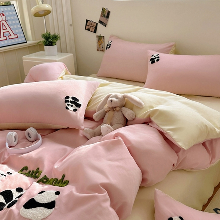 91家纺网 家纺一手货源 找家纺 迪拜家纺 2025新款加厚水洗棉四件套-熊猫 樱粉