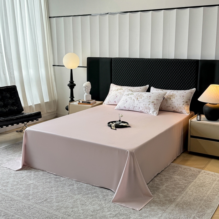 91家纺网 家纺一手货源 找家纺 芊寻家居 2025春夏新款50支莱赛尔天丝贡缎数码印花麻绳款四件套高端礼盒 绣球花语粉