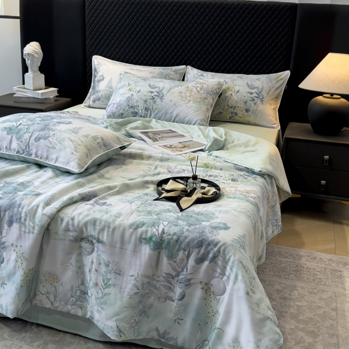 91家纺网 家纺一手货源 找家纺 芊寻家居 2025春夏新款50支莱赛尔天丝贡缎数码印花麻绳款四件套高端礼盒 远山黛兰绿