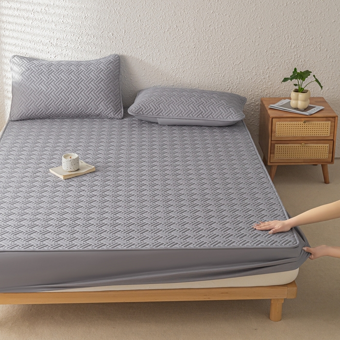 91家纺网 家纺一手货源 找家纺 欧邦 2025新款四季款纯色水洗棉夹棉床笠床垫保护罩-场景一 条格-中灰