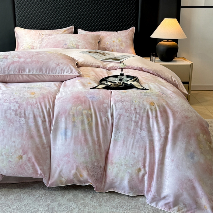 91家纺网 家纺一手货源 找家纺 芊寻家居 2025春夏新款50支莱赛尔天丝贡缎数码印花麻绳款四件套高端礼盒 漫野粉