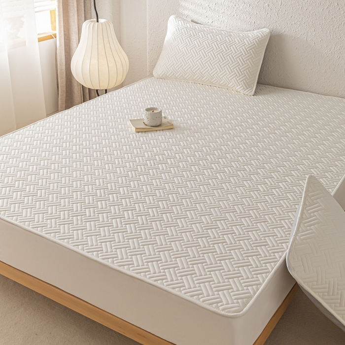 91家纺网 家纺一手货源 找家纺 欧邦 2025新款四季款纯色水洗棉夹棉床笠床垫保护罩-场景一 条格-本白