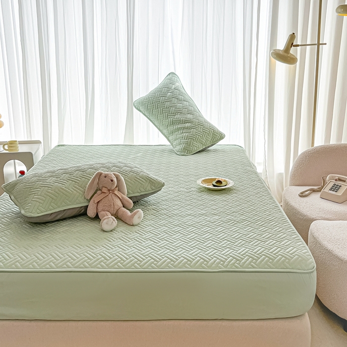 91家纺网 家纺一手货源 找家纺 （总）欧邦 2025新款四季款纯色水洗棉夹棉床笠床垫保护罩-场景二