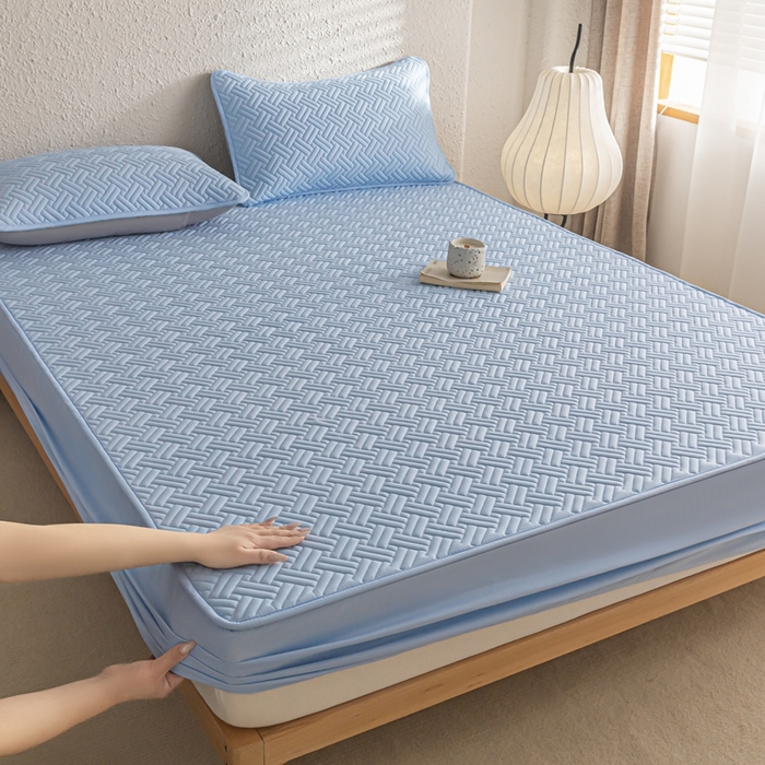 91家纺网 家纺一手货源 找家纺 欧邦 2025新款四季款纯色水洗棉夹棉床笠床垫保护罩-场景一 条格-天蓝