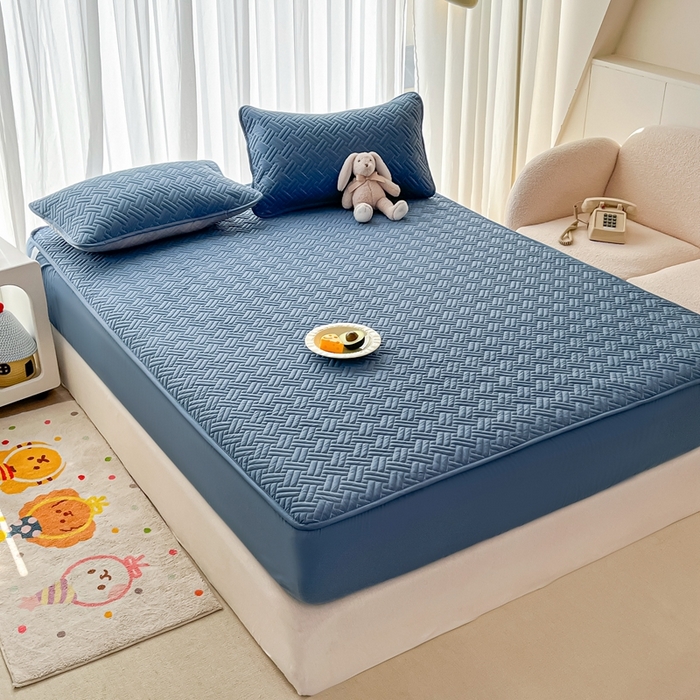 91家纺网 家纺一手货源 找家纺 欧邦 2025新款四季款纯色水洗棉夹棉床笠床垫保护罩-场景二 条格-藏蓝