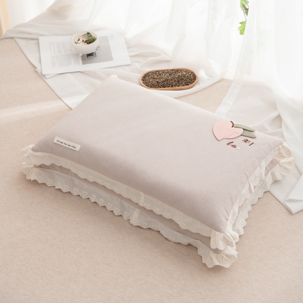 91家纺网 家纺一手货源 找家纺 （总）仁宇枕业 2025新款新品全棉水洗棉蕾丝边水蜜桃荞麦枕枕头枕芯