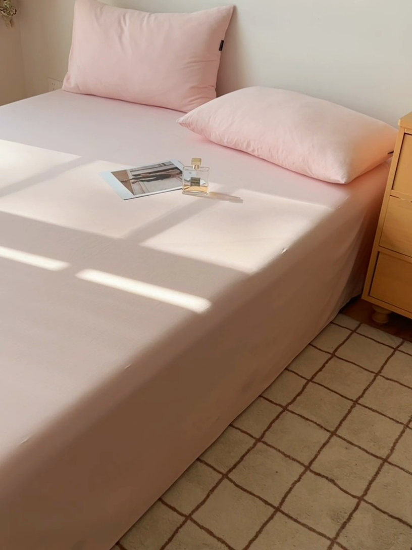 91家纺网 家纺一手货源 找家纺 蜜宿 2025新款A类全棉人字纹床单 床单：樱粉