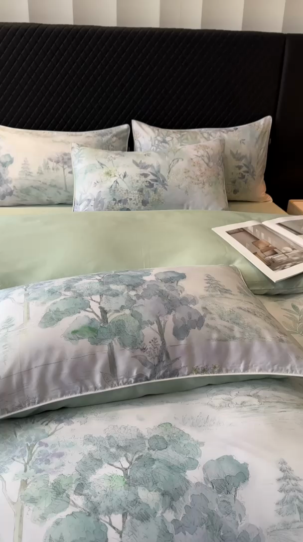 91家纺网 家纺一手货源 找家纺 芊寻家居 2025春夏新款50支莱赛尔天丝贡缎数码印花麻绳款四件套高端礼盒 远山黛兰绿